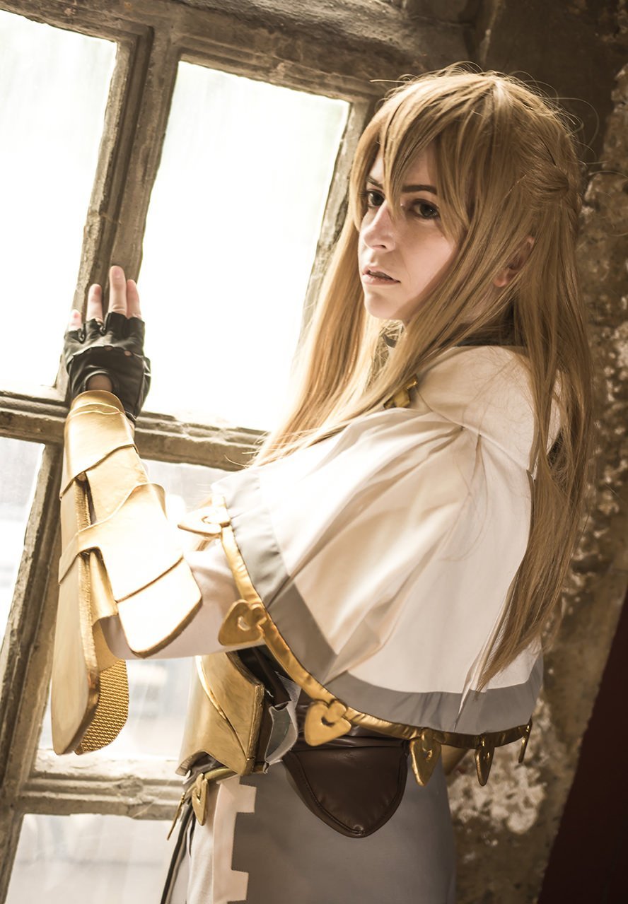 libra-fire-emblem-awakening-cosplay-1