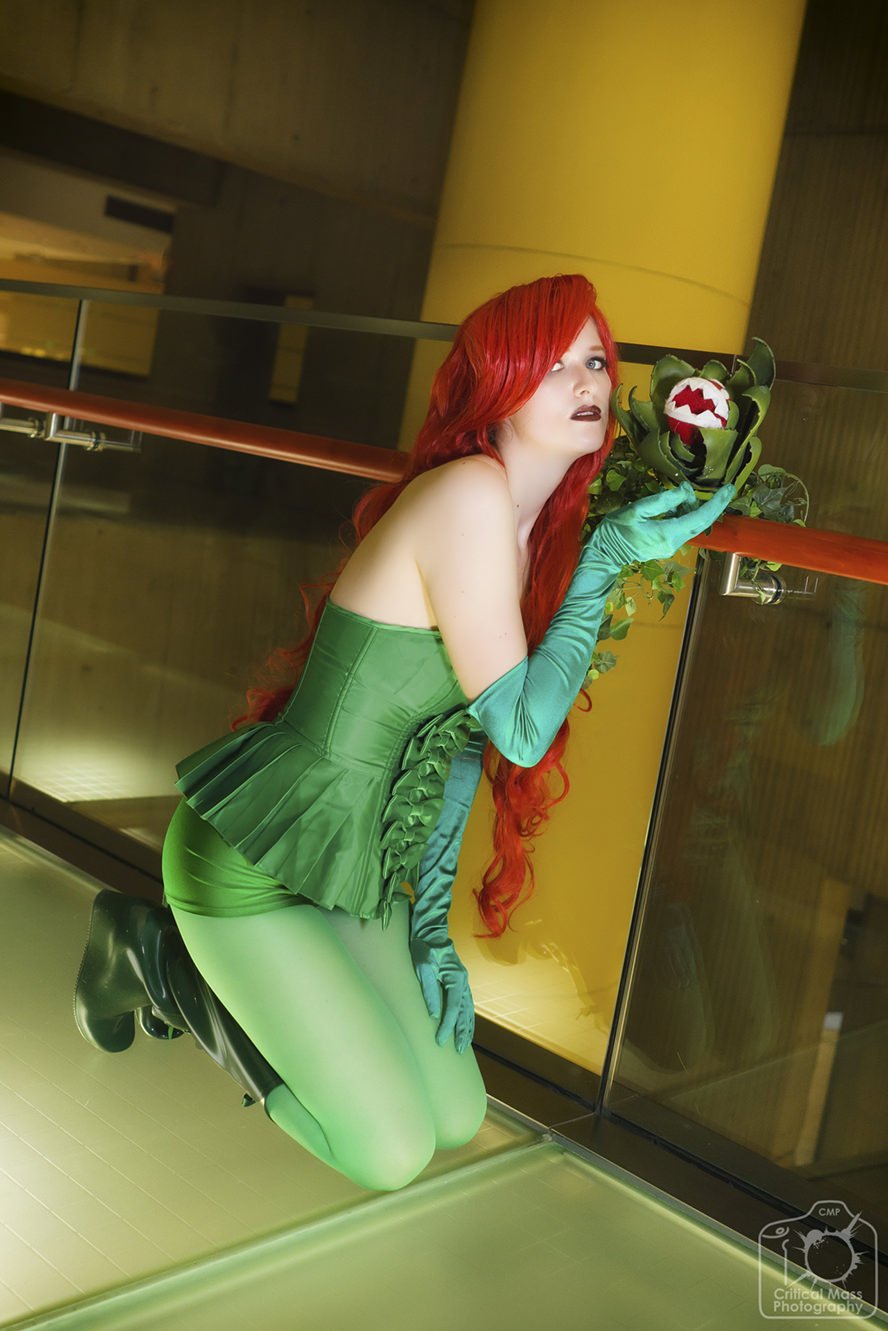 batman the animated series poison ivy cosplay